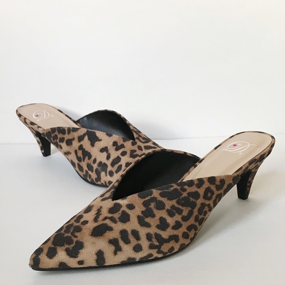 Leopard V-Front Kitten Heels - Picture 2 of 7
